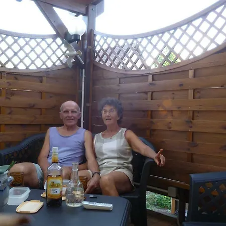 Les Lilas Bed & Breakfast 3*